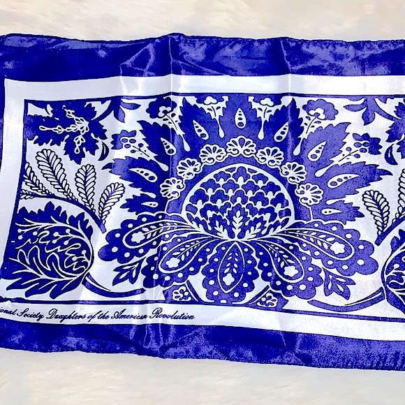 ✨HP✨RARE Classy Blue/White Floral Design Silky Wrapped Scarf Limited Edition - Picture 3 of 16